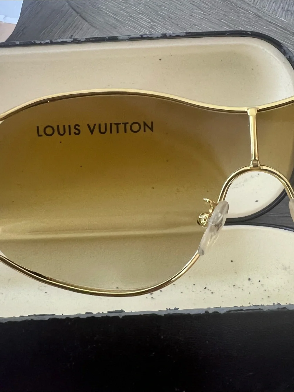 Louis Vuitton Oversized Women’s Sunglasses Size Small
